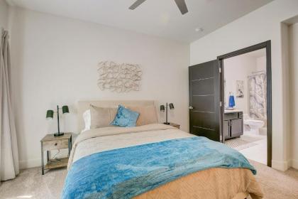 Luxury Apartment Oasis Extended Stays - image 21
