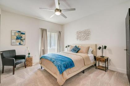 Luxury Apartment Oasis Extended Stays - image 26