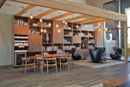 Luxury Apartment Oasis Extended Stays - image 9