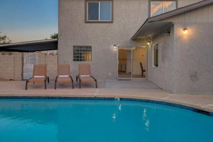 Vegas Hideaway~Pool Bar Many beds~NEAR STRIP - image 23