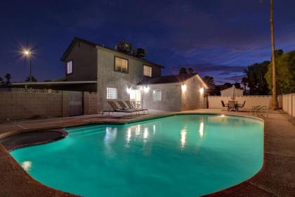Vegas Hideaway~Pool Bar Many beds~NEAR STRIP - image 28