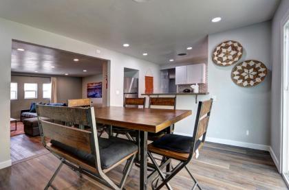 Luxury 3-bed home near the Strip w/ a poker table - image 13