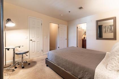 Stylish Cozy 2BR2BA Condo near Rio Vegas Luxury - image 15