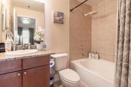 Stylish Cozy 2BR2BA Condo near Rio Vegas Luxury - image 16