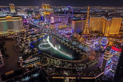 Stylish Cozy 2BR2BA Condo near Rio Vegas Luxury - image 2