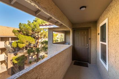 Stylish Cozy 2BR2BA Condo near Rio Vegas Luxury - image 4