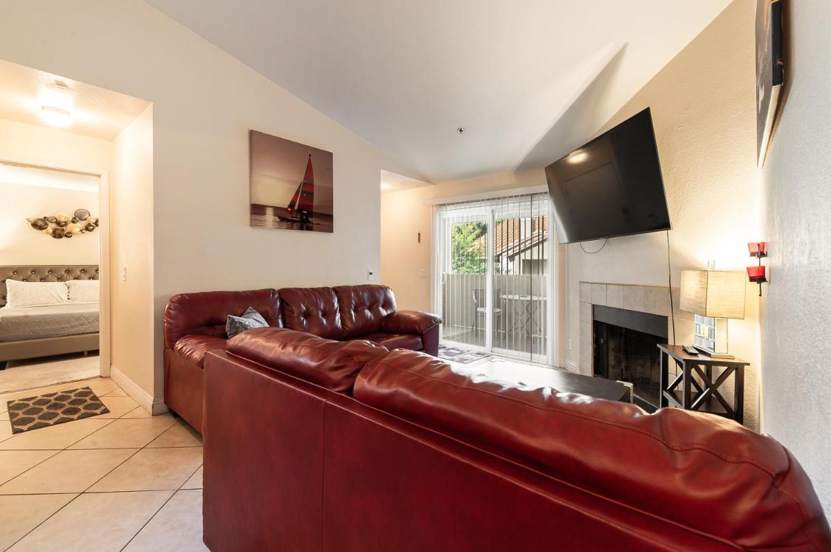 Stylish Cozy 2BR2BA Condo near Rio Vegas Luxury - image 6