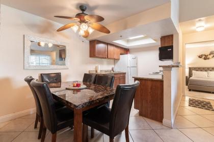 Stylish Cozy 2BR2BA Condo near Rio Vegas Luxury - image 8
