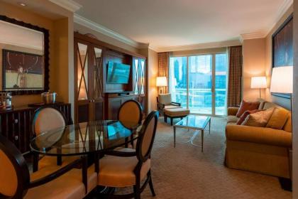 Tower 3 Corner unit with Spectacular Formula 1 Race Views! - image 17