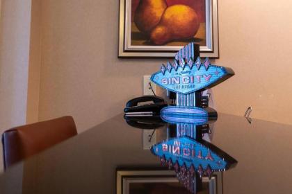 Tower 3 Corner unit with Spectacular Formula 1 Race Views! - image 19