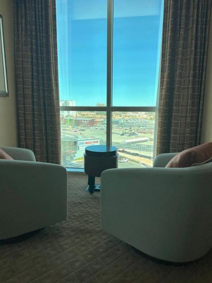Tower 3 Corner unit with Spectacular Formula 1 Race Views! - image 29