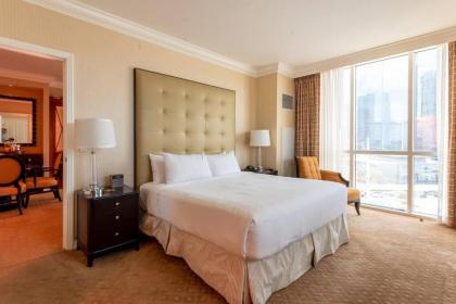 Tower 3 Corner unit with Spectacular Formula 1 Race Views! - image 3