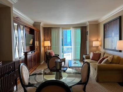 Tower 3 Corner unit with Spectacular Formula 1 Race Views! - image 4