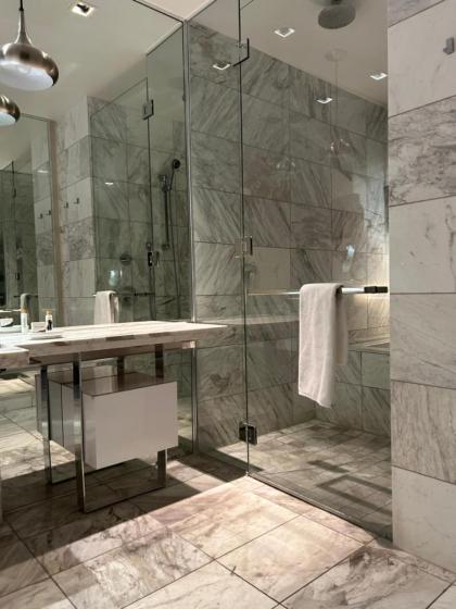 Amazing Luxury Suite 25th floor - image 15