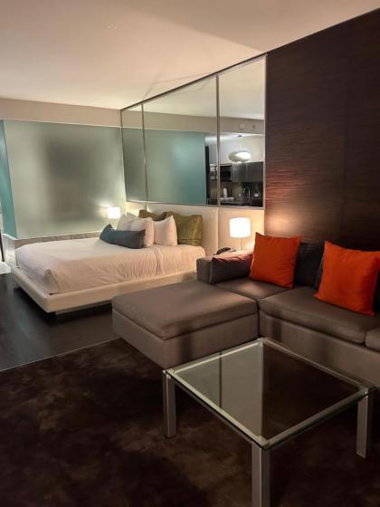 Amazing Luxury Suite 25th floor - image 23