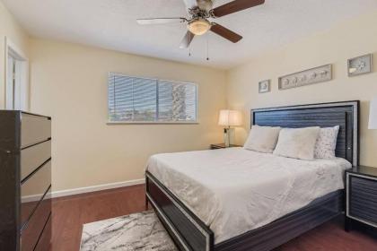 Cheerful Home w/ Game Room! 10 Min to Strip! - image 12