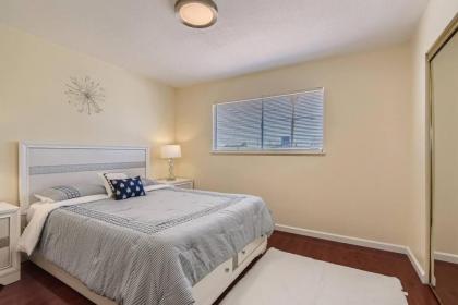 Cheerful Home w/ Game Room! 10 Min to Strip! - image 13
