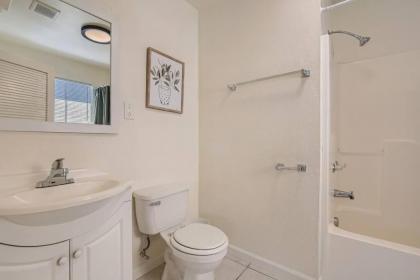 Cheerful Home w/ Game Room! 10 Min to Strip! - image 14