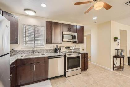 Cheerful Home w/ Game Room! 10 Min to Strip! - image 17