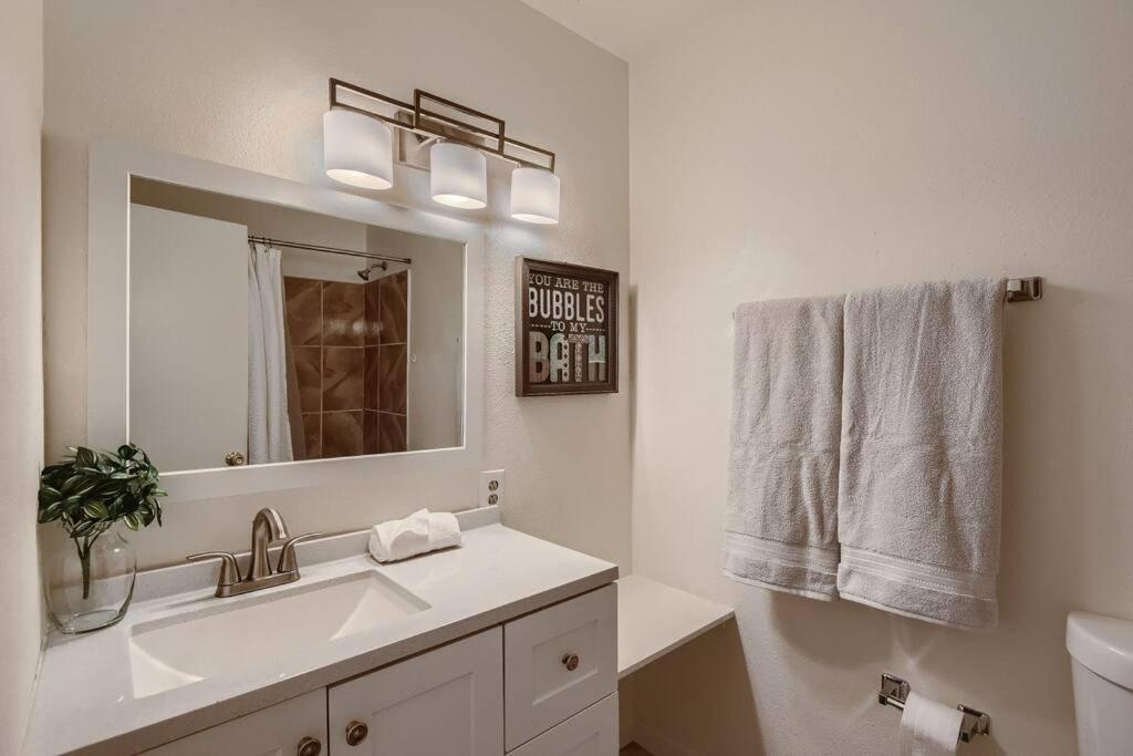 Cheerful Home w/ Game Room! 10 Min to Strip! - image 2