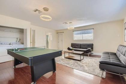 Cheerful Home w/ Game Room! 10 Min to Strip! - image 21