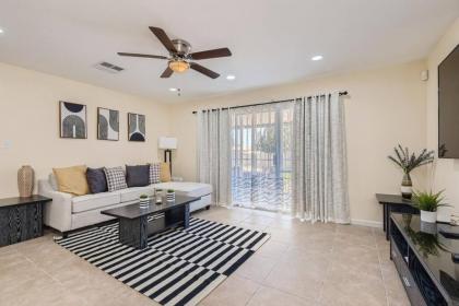 Cheerful Home w/ Game Room! 10 Min to Strip! - image 4