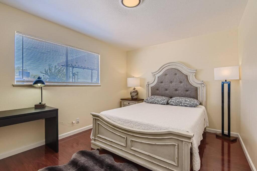 Cheerful Home w/ Game Room! 10 Min to Strip! - image 7