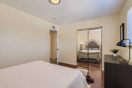Cheerful Home w/ Game Room! 10 Min to Strip! - image 9