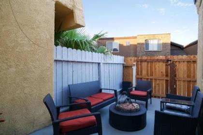 Stylish 3 bedroom home near the Las Vegas Strip - image 15