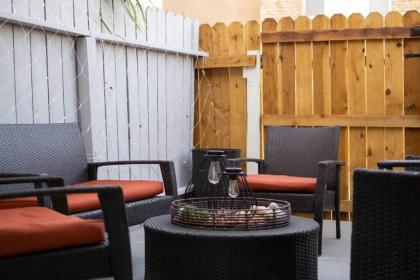 Stylish 3 bedroom home near the Las Vegas Strip - image 16
