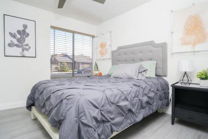 Stylish 3 bedroom home near the Las Vegas Strip - image 18