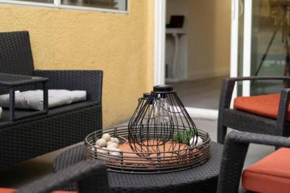 Stylish 3 bedroom home near the Las Vegas Strip - image 24