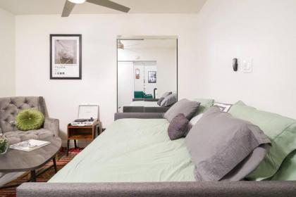 Stylish 3 bedroom home near the Las Vegas Strip - image 26