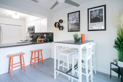 Stylish 3 bedroom home near the Las Vegas Strip - image 30