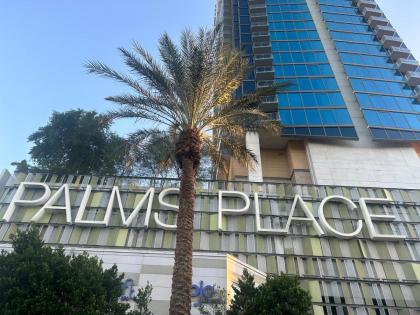 Amazing view 18th floor at Palms place Las Vegas - image 10
