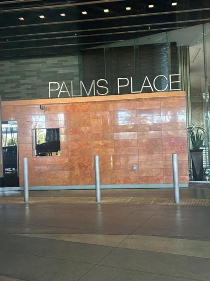 Amazing view 18th floor at Palms place Las Vegas - image 11
