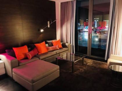 Amazing view 18th floor at Palms place Las Vegas - image 5