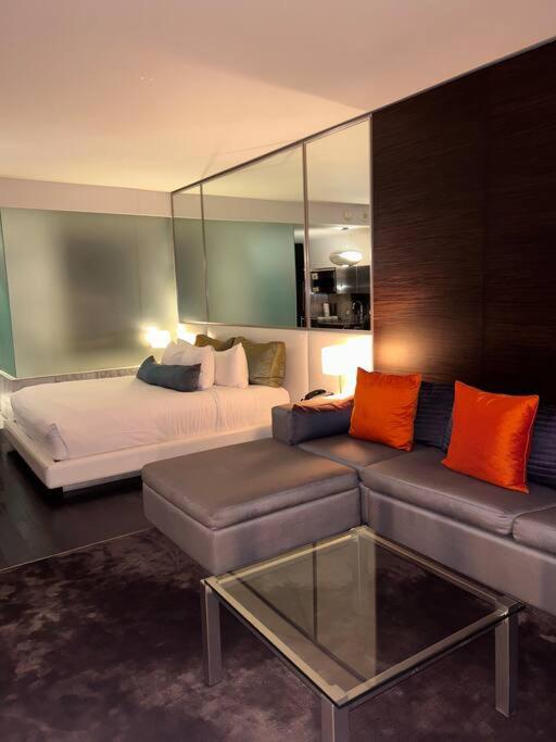 Amazing view 18th floor at Palms place Las Vegas - image 6