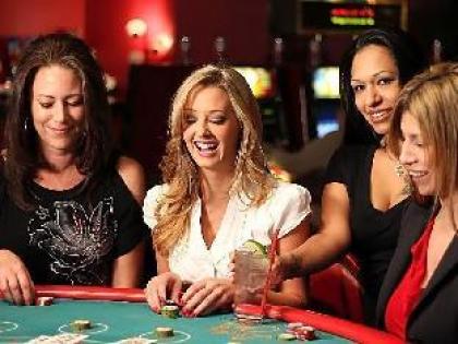Lucky Club Casino And Hotel - image 5
