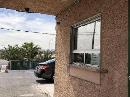 Crown Motel - image 16