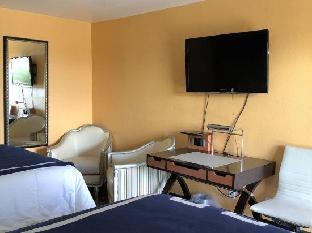 Crown Motel - image 7