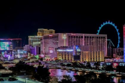 Stay Together Suites - image 9