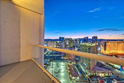 SIGNATURE MGM TOP 38th FLOOR PENTHOUSE BEST DELUXE BALONY STRIP VIEW SUITE NO RESORT FEE FREE VALET SHORTEST WALK 2 MGM - image 13