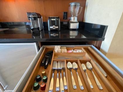 SIGNATURE MGM TOP 38th FLOOR PENTHOUSE BEST DELUXE BALONY STRIP VIEW SUITE NO RESORT FEE FREE VALET SHORTEST WALK 2 MGM - image 24