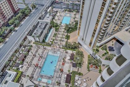 SIGNATURE MGM TOP 38th FLOOR PENTHOUSE BEST DELUXE BALONY STRIP VIEW SUITE NO RESORT FEE FREE VALET SHORTEST WALK 2 MGM - image 5