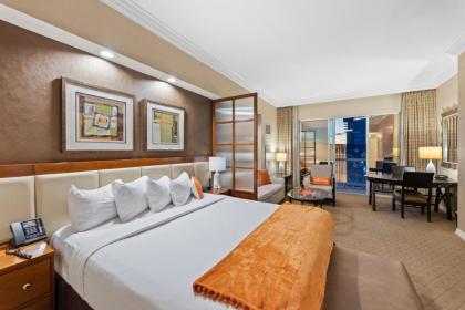 Lucky Gem Luxury Suite MGM Signature Balcony Strip View 1607 - image 21