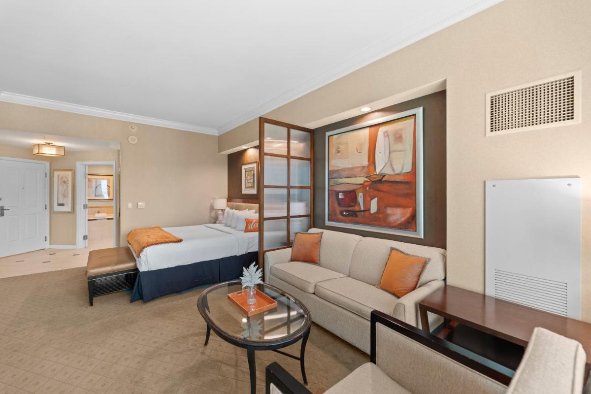 Lucky Gem Luxury Suite MGM Signature Strip View 509 - image 6