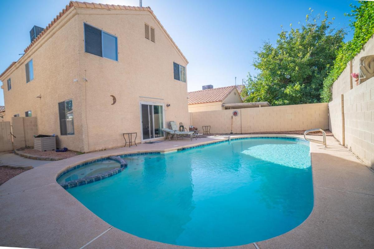 Las Vegas Oasis with Sparkling Pool home - main image