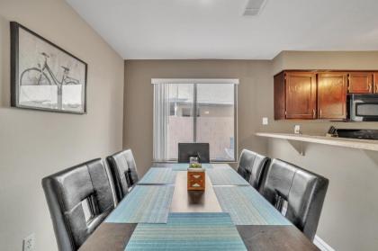 Las Vegas Oasis with Sparkling Pool home - image 11