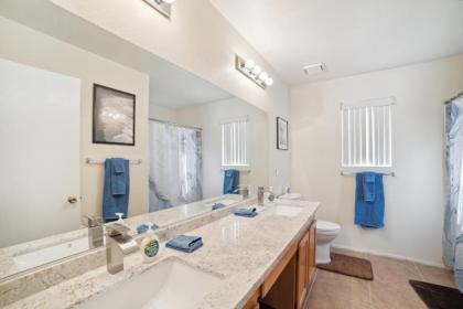 Las Vegas Oasis with Sparkling Pool home - image 19